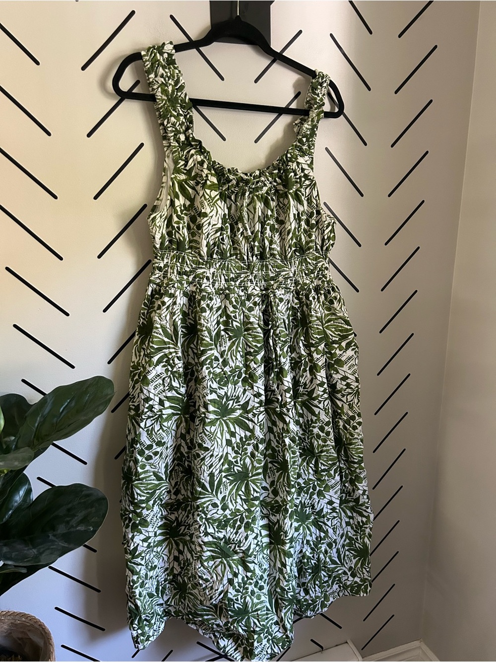 Anthropologie Lea stunning free and white botanical midi dress maxi
